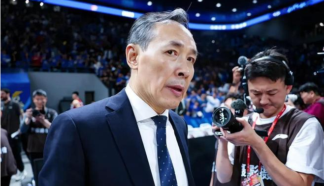 官宣，首钢又1人或离队，2人驰援，1本土+1外援，周琦伤病曝光|北京首钢|麦基|首钢男篮|首钢引援|张宁_新浪体育_新浪新闻