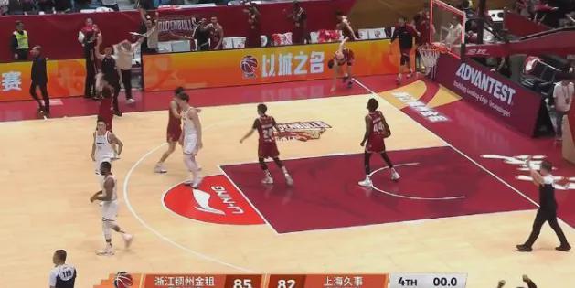 星空体育官网-9+3！首秀干翻上海队！中国男篮第一大心脏后卫